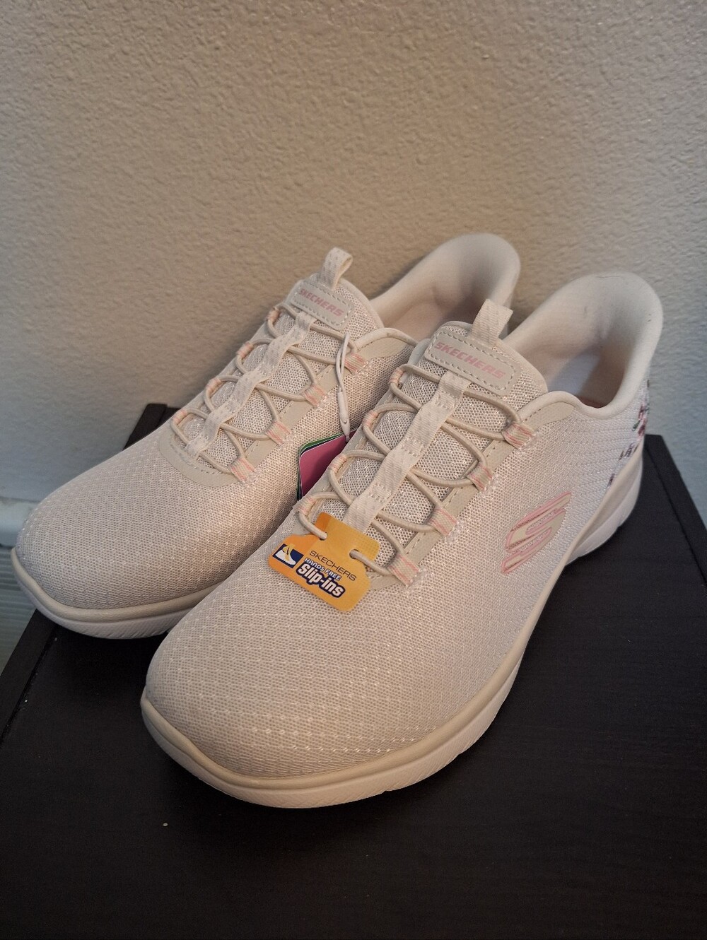 Skechers Spring Blossom Slip On Tennis Shoes Sneakers 9